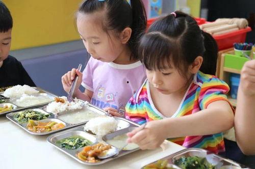 和孩子们一起来吃瓜,与孩子们共享欢乐吃瓜盛宴